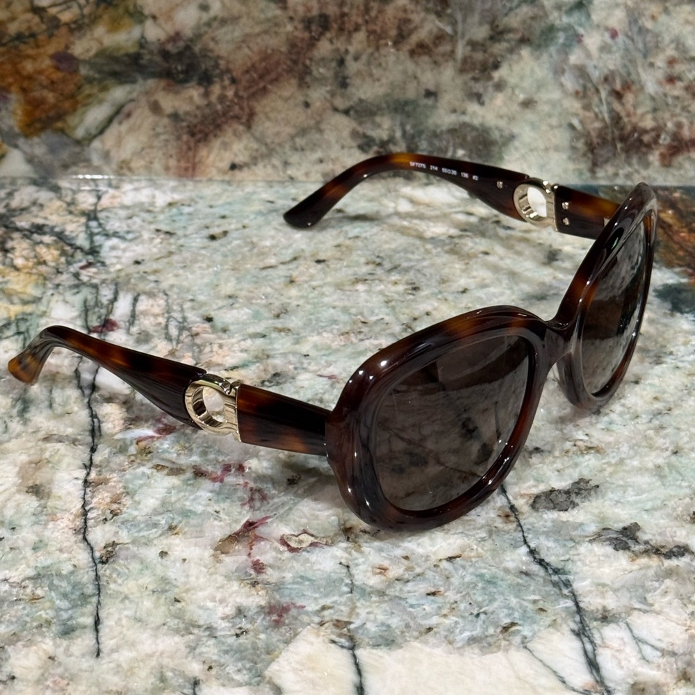 SALVATORE FERRAGAMO NWT Tortoise Cat-eye Sunglasses Authentic Gancini! - Picture 10 of 16